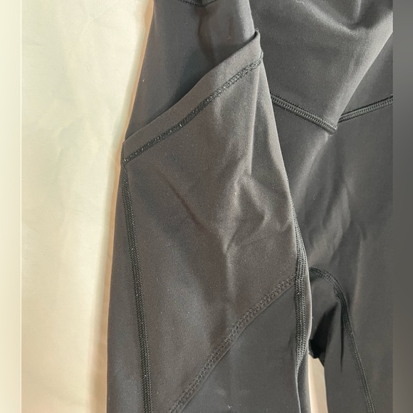 LULULEMON- all the right places tights - Picture 3 of 6